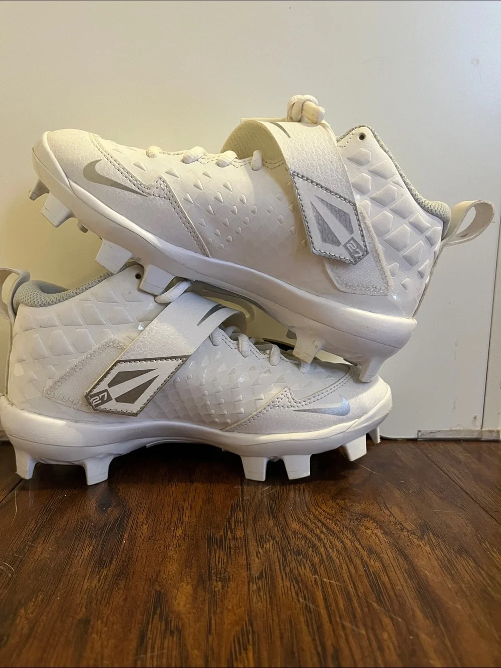 Nike White Youth Baseball Mike Trout Cleats